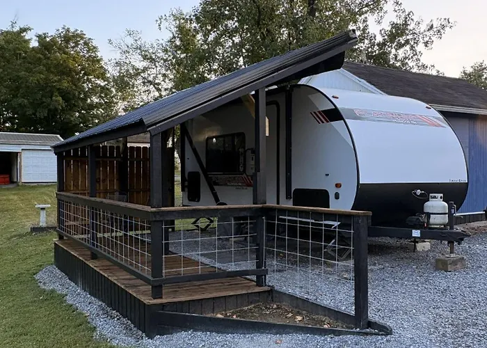 Rest Stop Camper *
